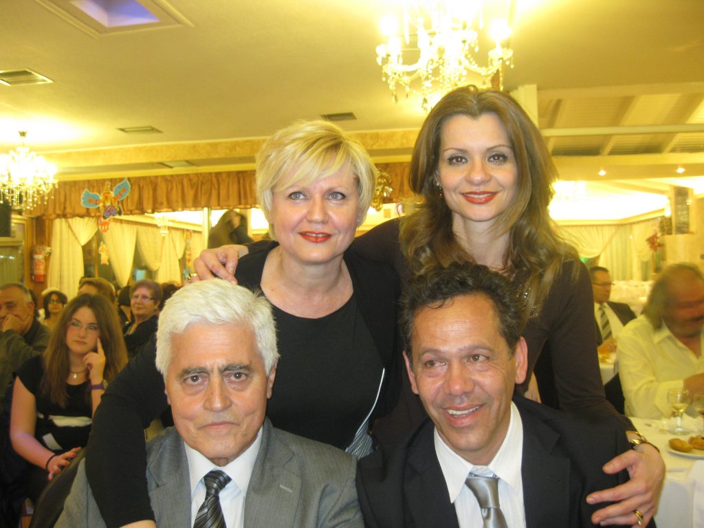 Η Θάλεια Χούντα με τον Δήμαρχο Ωρωπού, τον Πρόεδρο του Συλλόγου Ν. Παλατίων κ. Μηλιόγλου και την συζυγό του στο χορό του Συλλόγου